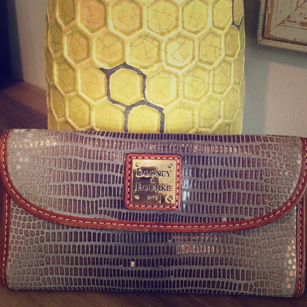 Dooney Bourke Lizard embossed wallet
